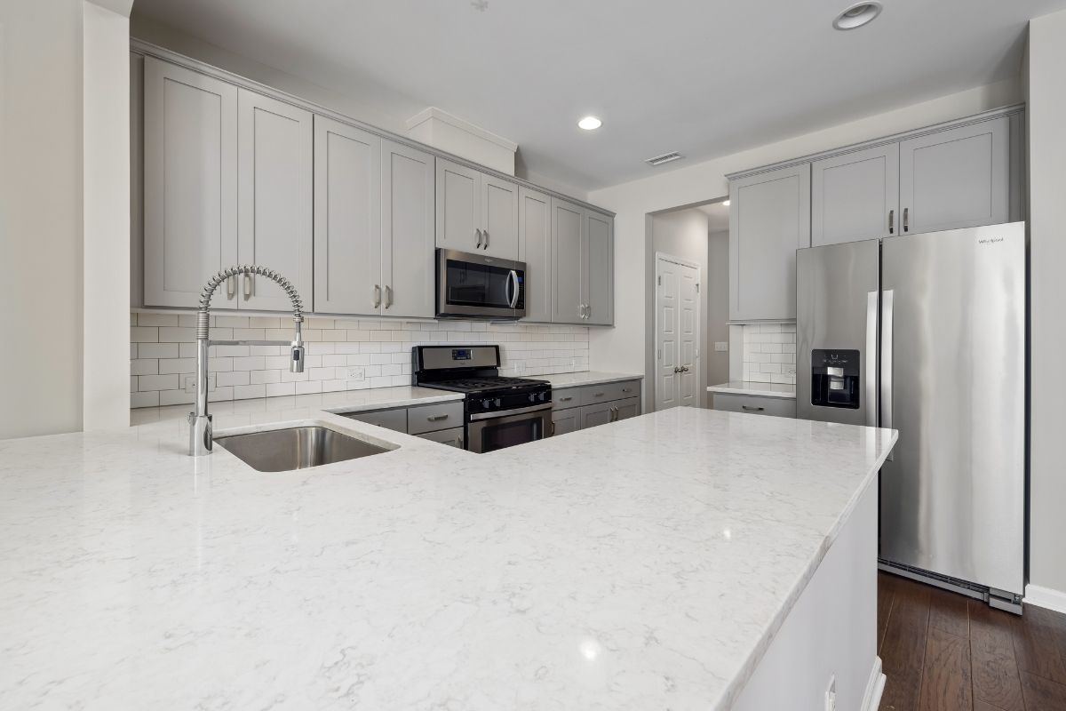 Kitchen remodeling with countertops and cabinetry in Bay Area